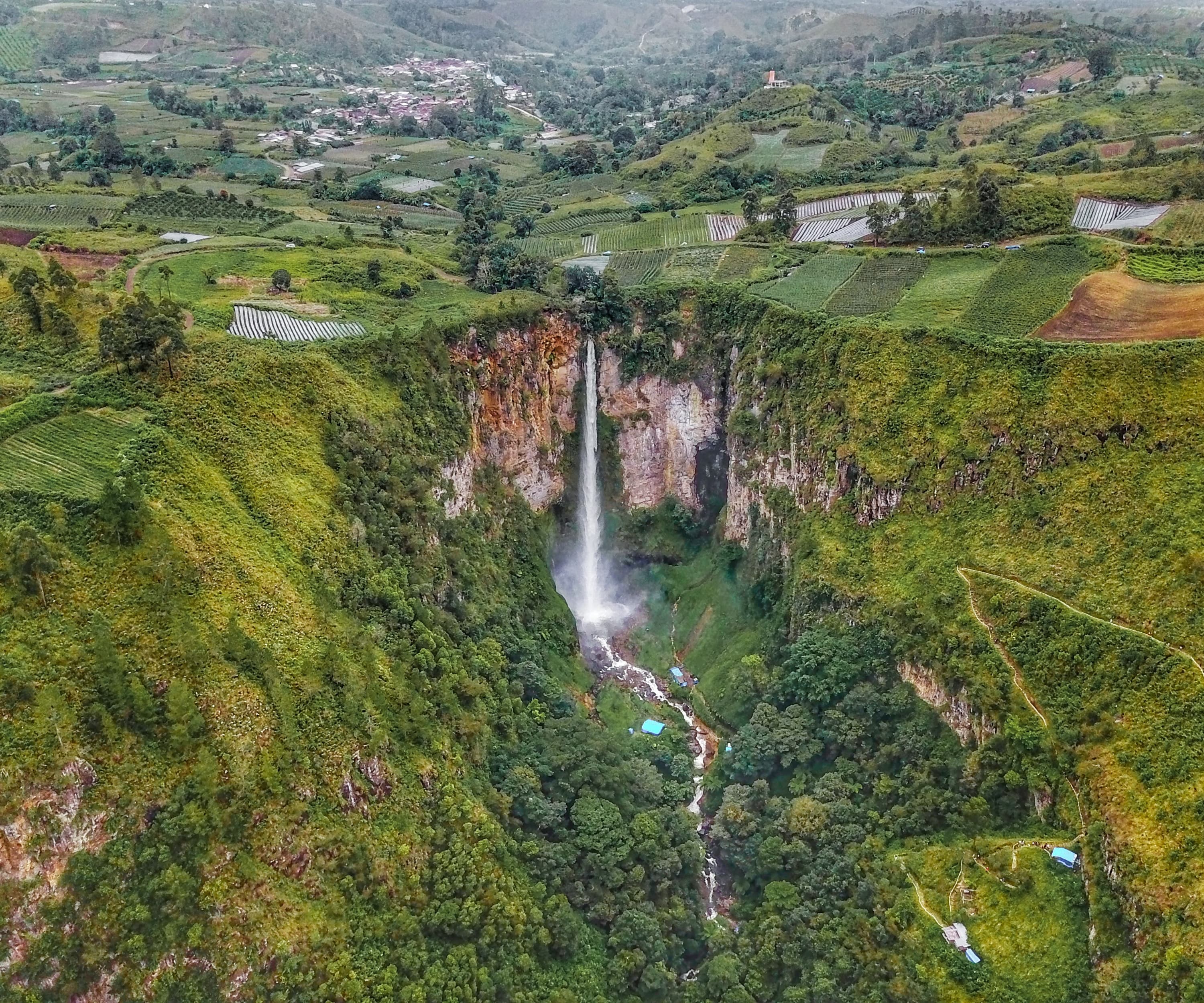 Sipiso Piso Waterfall