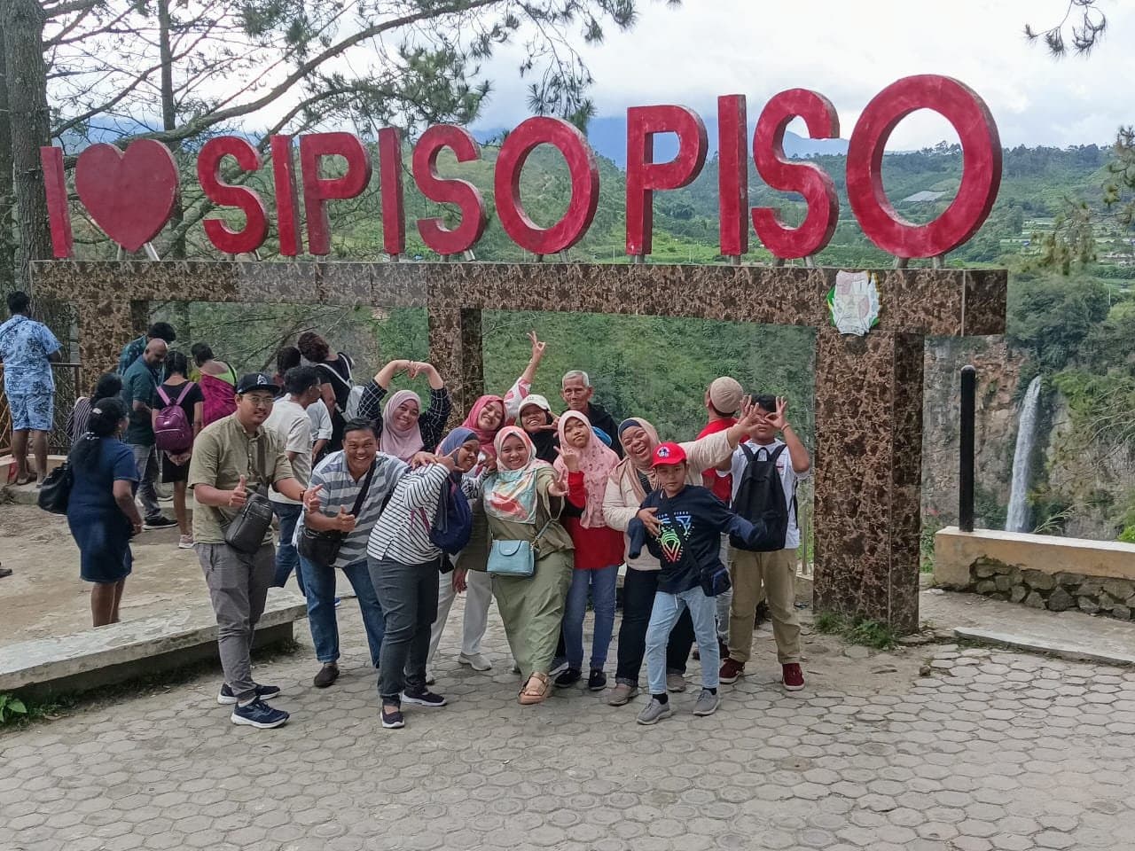 Air Terjun Sipiso-Piso